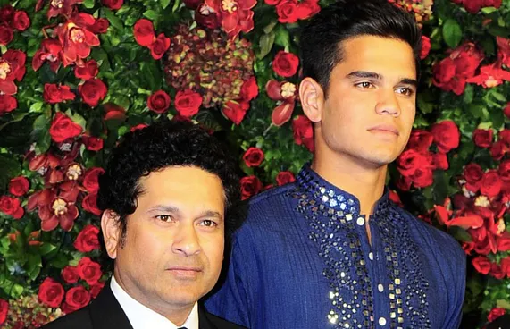 ނެޕޮޓޮޒިމްގެ ތުހުމަތު ބޮލީވުޑުން ކްރިކެޓަށް