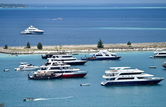 އީޔޫގެ އެހީ ޓޫރިޒަމްގެ ކުދި ވިޔަފާރިތަކަށް