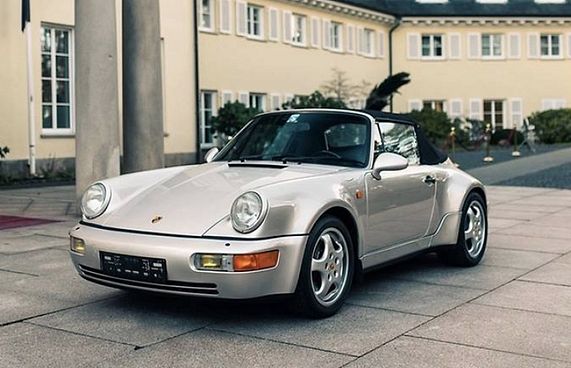 މެރަޑޯނާ ދުއްވި ކާރެއް ނީލަންކިޔަނީ