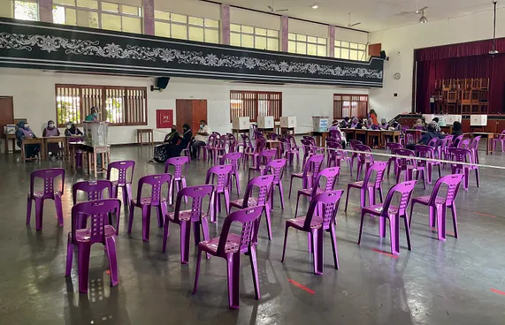 މާލެއިން ވޯޓު ލާން ނިކުތީ 29 ޕަސެންޓު މީހުން!