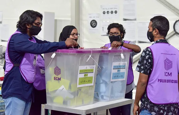 ކޮންމެ މީހަކަށް 3 ވޯޓު ކަރުދާސް، 3 ފޮއްޓަށް ވޯޓު ލާންޖެހޭނެ