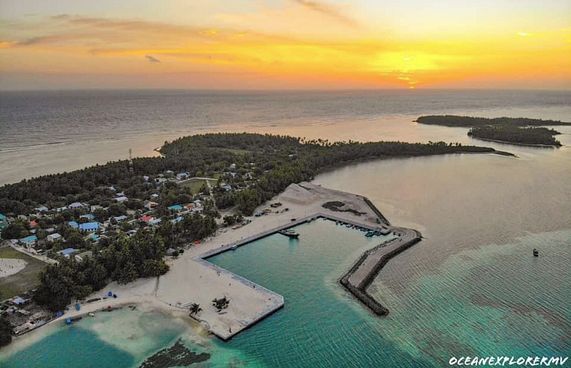 އޮމަދޫން ކޮވިޑް ފެނި، ރަށް ބަންދުކޮށްފި