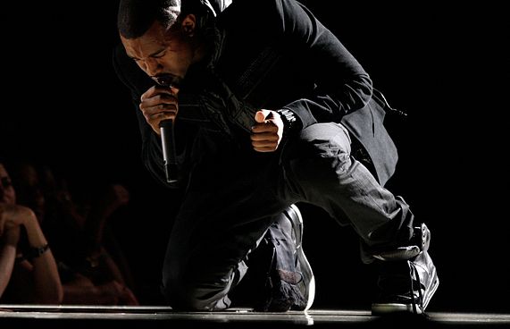 ކާންޔޭގެ ޝޯއެއް އަންނަ އެޕްރީލް މަހު އިންޑިއާގައި ބާއްވަނީ