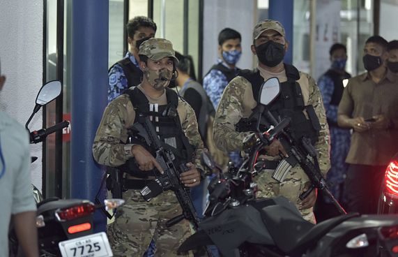 އިންޓެލް އިދާރާތަކުގައި ބޮޑެތި ބާގަނޑުތަކެއް!