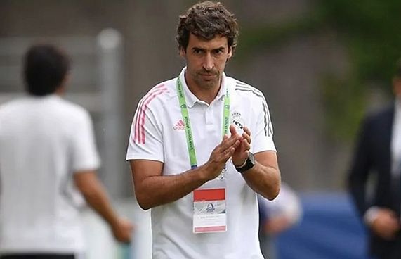 ފްރެންކްފޯޓުގެ ކޯޗަކަށް ރައުލް ގެންދަން މަސައްކަތް ކުރަނީ