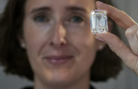 ރަޝިއާގެ އެންމެ ބޮޑު ޖަވާހިރު 19 މިލިއަނަށް