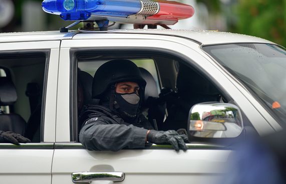 ހައި ކޯޓުން ދޫކޮށްލިތާ 24 ގަޑިއިރު ނުވަނީސް ބަންދަށް