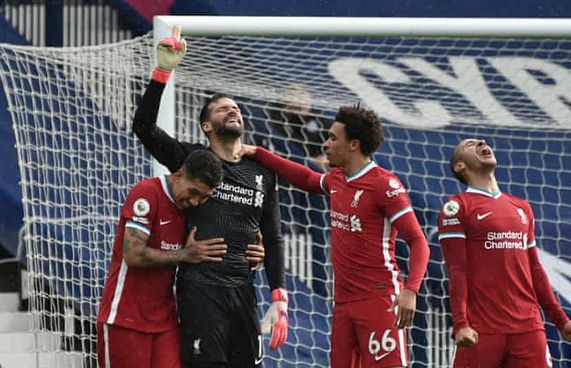 ކީޕަރު އެލިސަން ލަނޑު ޖަހައި ލިވަޕޫލް މޮޅުކޮށް ދީފި