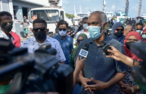 ފްލެޓް ލިބުނު މީހުން ދަފްތަރުން އުނިކުރަނީ