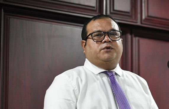 މަޖިލީހުން އަންހެނުންނަށް ކޯޓާ ދޭންޖެހޭ: އަސްލަމް