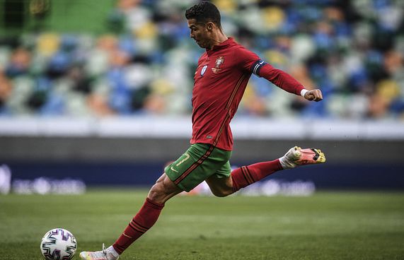 ކުޅުންތެރިންގެ ޕްރޮފައިލް: ކްރިސްޓިއާނޯ ރޮނާލްޑޯ