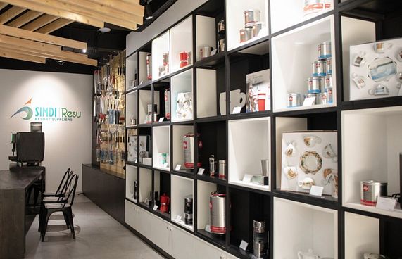 "އިލީ" ކޮފީގެ ފުލް ރޭންޖް މިހާރު ސިމްޑީން