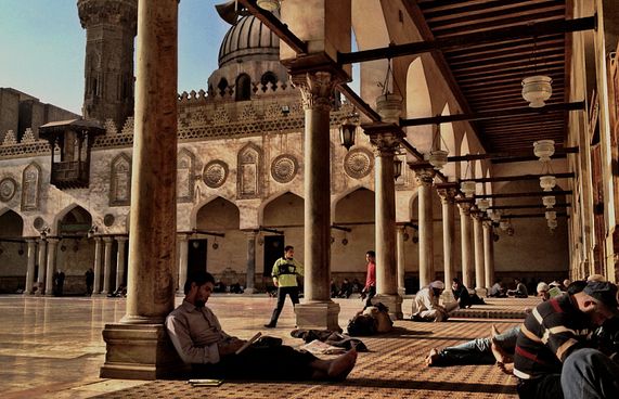 ދިވެހިންނަށް އަޒުހަރުން ސްކޮލާޝިޕްގެ ފުރުސަތު