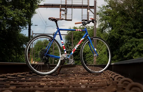 އެމެރިކާގެ ރައީސް ޔޫކޭ ބޮޑުވަޒީރަށް ދެއްވީ ބައިސްކަލެއް