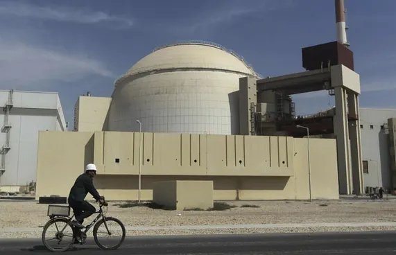 "ހަތިޔާރު ހެދޭ ވަރަށް އީރާނުން ޔުރޭނިއަމް ހެދުމާ ގާތްވެއްޖެ"