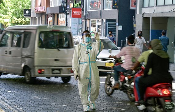 ސިއްހީ ހިދުމަތްތެރިން "ވަރުބަލިވެއްޖެ، ހައްގު ހޯދައިދީ"