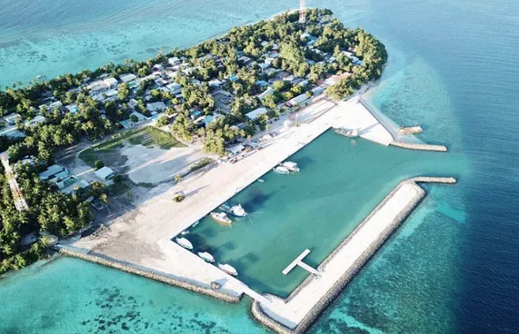 ޑްރަގް އޮޕަރޭޝަނެއްގައި އުޅުނު ފުލުހަކު މަރުވެއްޖެ