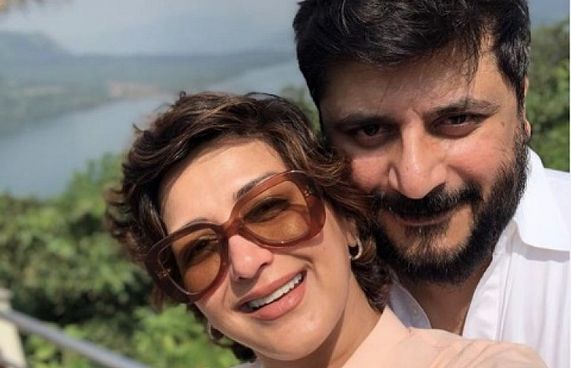 ބަތަލާއިންނާއި ޑައިރެކްޓަރުންގެ ކައިވެނި ލިސްޓެއް