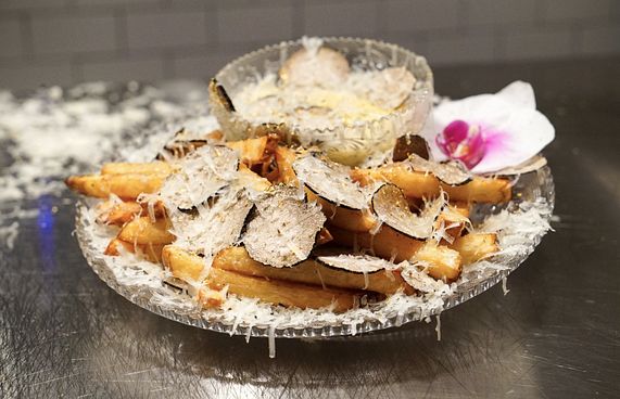 އެންމެ އަގުބޮޑު ފްރެންޗް ފްރައިޒް 200 ޑޮލަރަށް