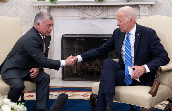 އަބްދުﷲ ރަސްގެފާނު އެމެރިކާގެ ވެރިންނާއެކު