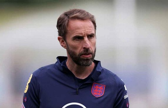 އިންގްލެންޑަށް ދެކުނު އޭޝިއާގެ ކުޅުންތެރިން ބޭނުން