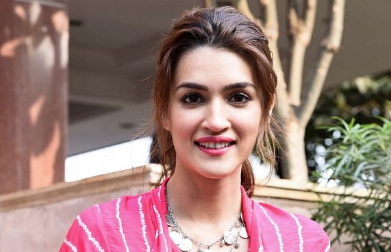 ކްރިތީ މިމީ ކުޅެން އިތުރުކުރި 15 ކިލޯ ދުއްވާލައިފި