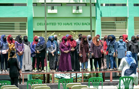 "ފިލާވަޅު ފަހުމްވުމުގައި މޫނުގެ އިޝާރާތް މުހިއްމު"