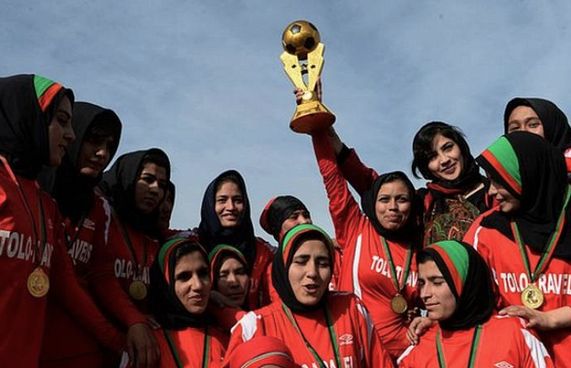 އަފްގާންގެ އަންހެން ކުޅުންތެރިން ބިރުން "ފިލައިފި"