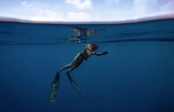 ސްޕިއާ ފިޝިން އަށް ހުއްދަ ދެނީ