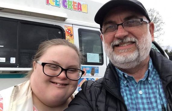 ޑައުންސިންޑްރޯމް ދެބެއިންނަށް ބައްޕަ ދިނީ މޮޅު ހައްލެއް