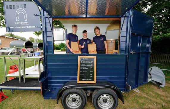 އަސް އުފުލާ ވެހިކަލަކުން ޕިއްޒާގެ ކާމިޔާބު ވިޔަފާރިއެއް