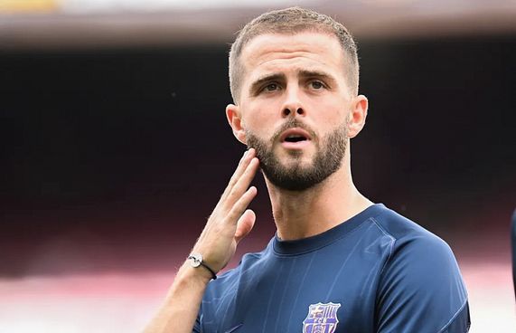 ކޫމަން އަހަންނަށް އިހްތިރާމެއް ނުކުރޭ: ޕިޔަނިޗް