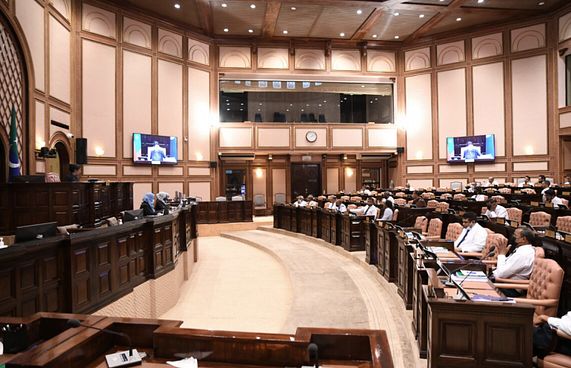 ސިއްހީ ހިދުމަތުގެ ފެންވަރު ދަނީ ދަށަށް: މެމްބަރުން