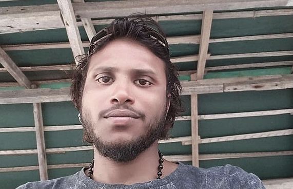 އެޑަމް ފޭބީ އާދަޔާހިލާފް ބޮޑެތި ކޯމަސްތަކެއް ފެނިގެން