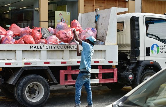 ގެތަކުން އުކާ ކުނި ނަގަން ކައުންސިލާއެކު އެއްބަހެއްނުވޭ