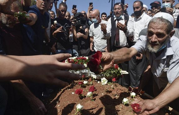 ބޫތަފްލީގާ ފަސްދާނު ލައިފި