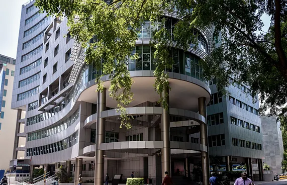 އަންހެން ހެދުން ހުންނަން ޖެހޭނީ ފަލަމަސްގަނޑާ ހަަމައަށް