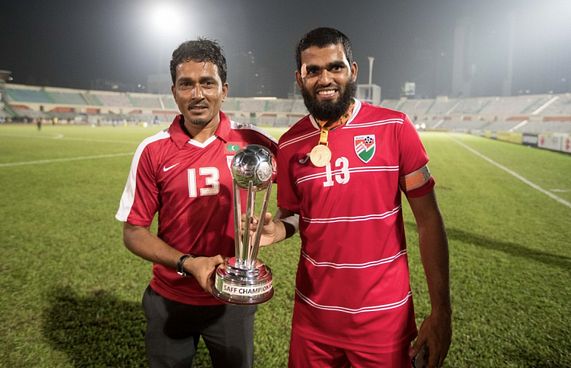 ސާފްގެ ގޯލްޑަން ކެޕްޓަން ދެބެން