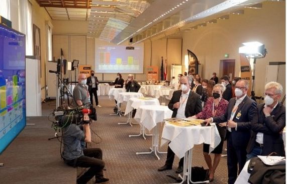 ޖަރުމަން އިންތިހާބު ކާމިޔާބުކުރީ ސޯޝަލް ޑިމޮކްރޭޓުން