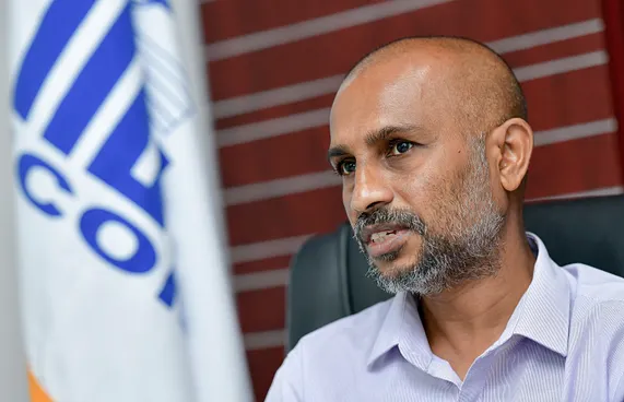 އައިކޮމް އިން ރައީސް އޮފީސް ޖޫރިމަނާކޮށްފި