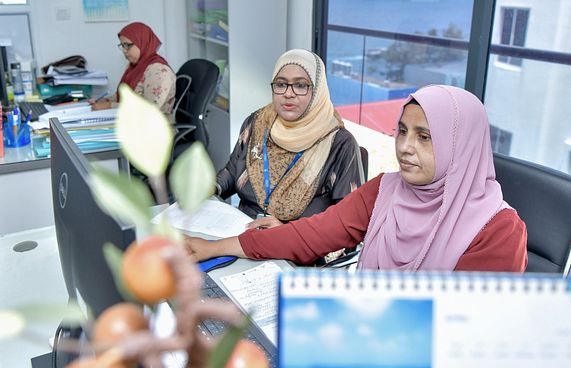 ރޯދަ ފަހު 10 ގައި މުވައްޒަފުން ގޭގައި މަސައްކަތްކުރަން ހިމަނައިފި