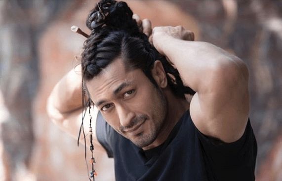 ވިދުޔަތުގެ ކައިވެނި ސްކައި ޑައިވިން ހަރަކާތަކަށް