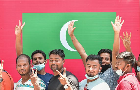 ހިޔާ ފްލެޓް ސަރަހައްދުގައި ބޮޑު ސްކްރީނެއް ބަހައްޓައިފި