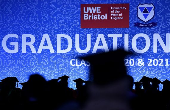 ވިލާ ކޮލެޖުން ބިނާކުރަނީ ފައިނޭންސް ދާއިރާގެ މާހިރުން