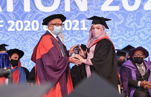 ޔޫވީގެ ޕްރޮގްރާމްތަކުގައި 600އަށްވުރެ ގިނަ ދަރިވަރުން