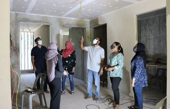 ސެޓެލައިޓް ސްކޫލުތައް ހުޅުވުން ފަސްކޮށްފި