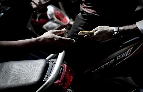 ވަގު ނޫޓު ގެންގުޅުނު މީހަކު ހައްޔަރުކޮށްފި