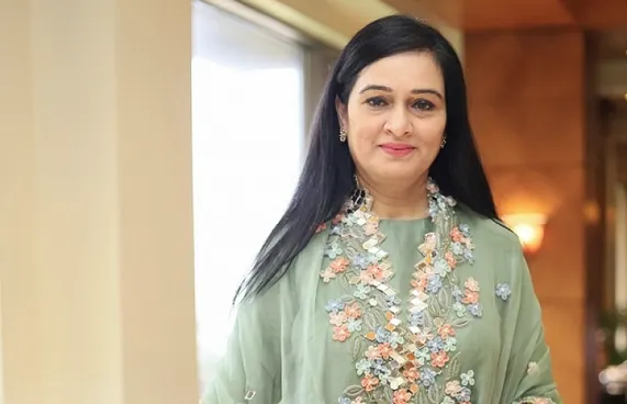 ޕަދުމިނީގެ އަޑުން ލަވައެއް ނެރެނީ