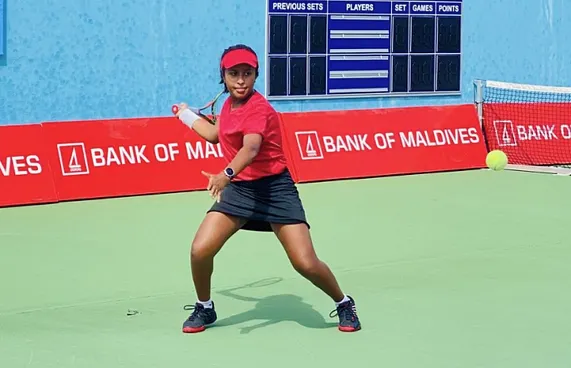 އުމުރުން 11 އަހަރުގެ ނަބާ ގައުމީ ޗެމްޕިއަނަކަށް