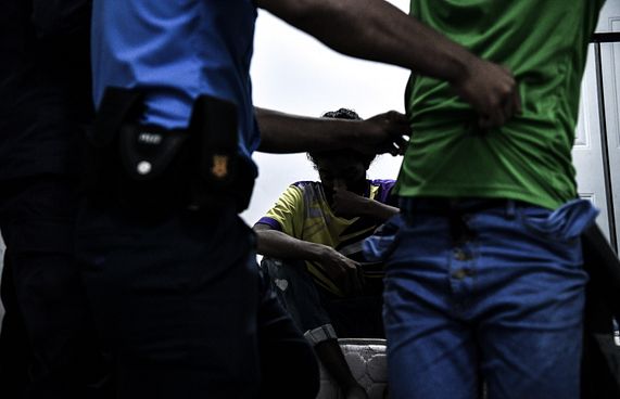 ރަށުތެރޭ ކުށްކުރާ ޑްރަގް އެޑިކްޓުން ބަންދަށް ގެންދަނީ